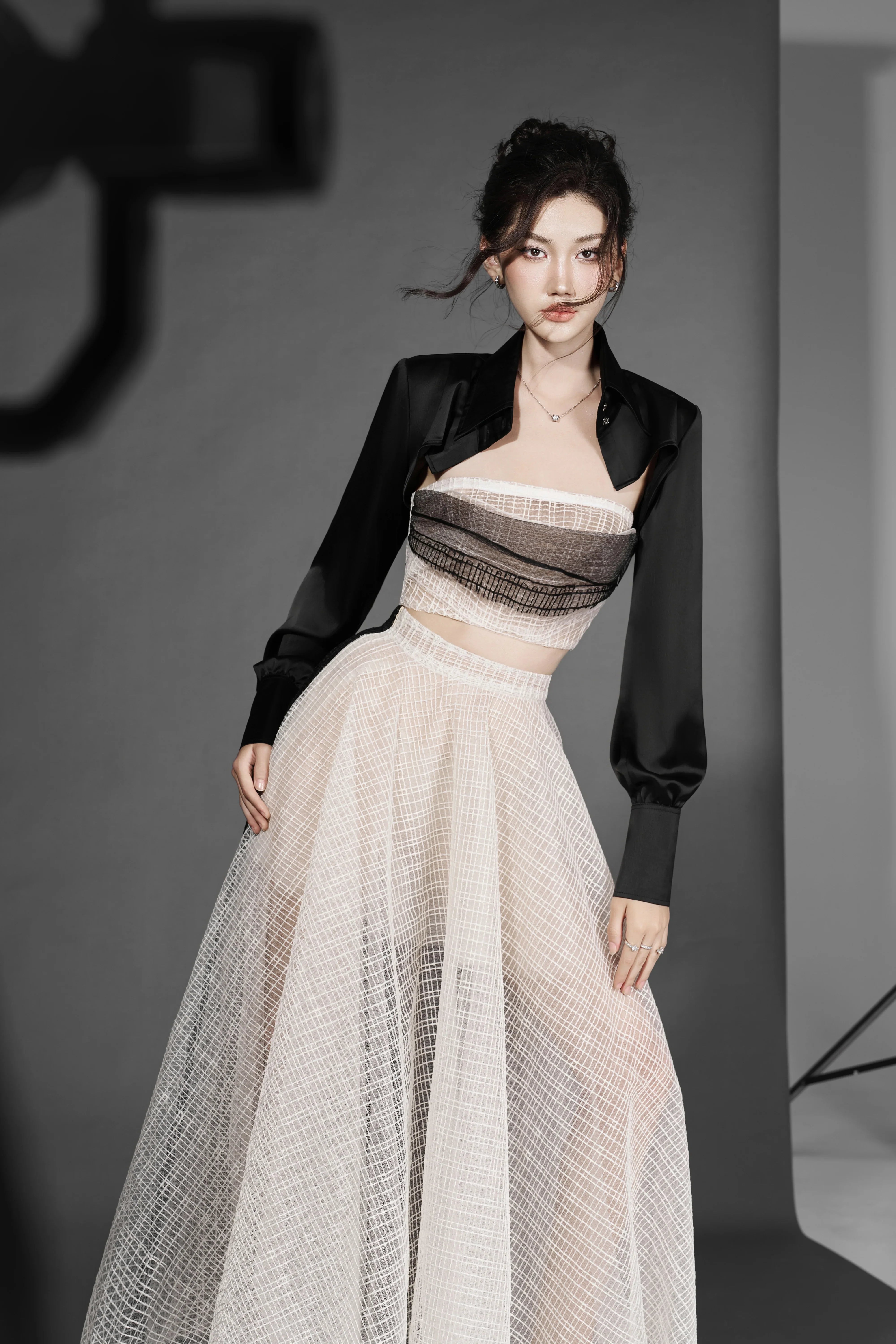 Sunny Crop-Shirt X Cruella Bra X Cruella O Skirt